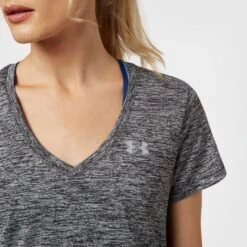 Under Armour Twist Tech V-Neck T-Shirt -Outdoor Clothing Sale go 201788 d