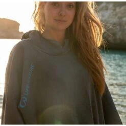 Lifeventure Changing Robe -Outdoor Clothing Sale go 331226 b